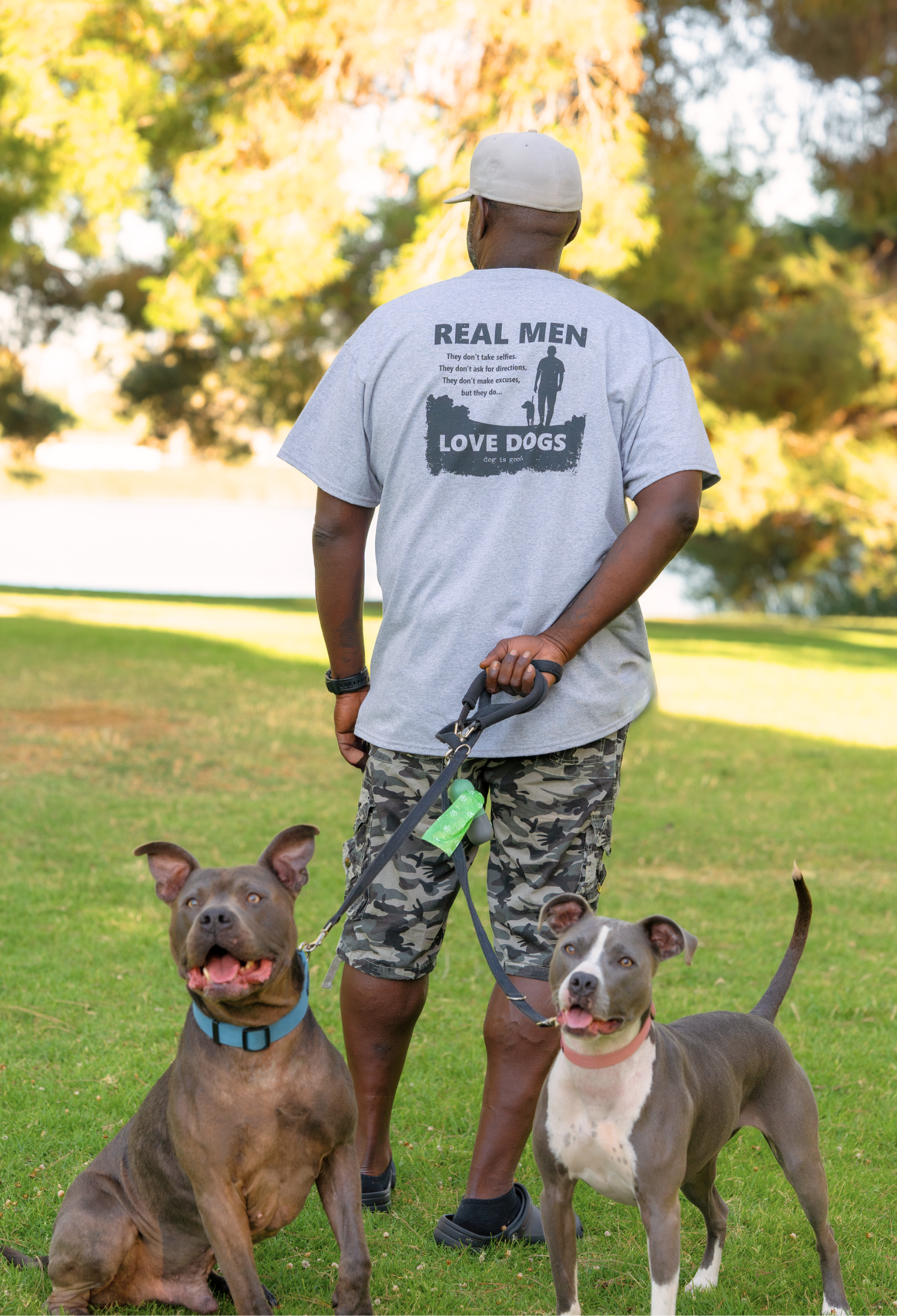 T-shirt: Real Men Love Dogs