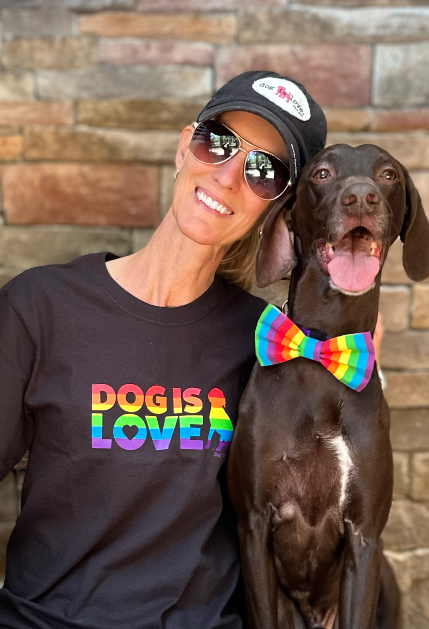 T-Shirt: Dog is Love Pride